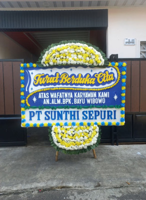 Papan Bunga Duka di Kampung Pelita
