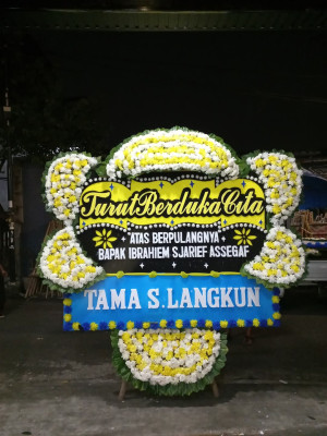 Papan Bunga Duka di Kampung Pelita